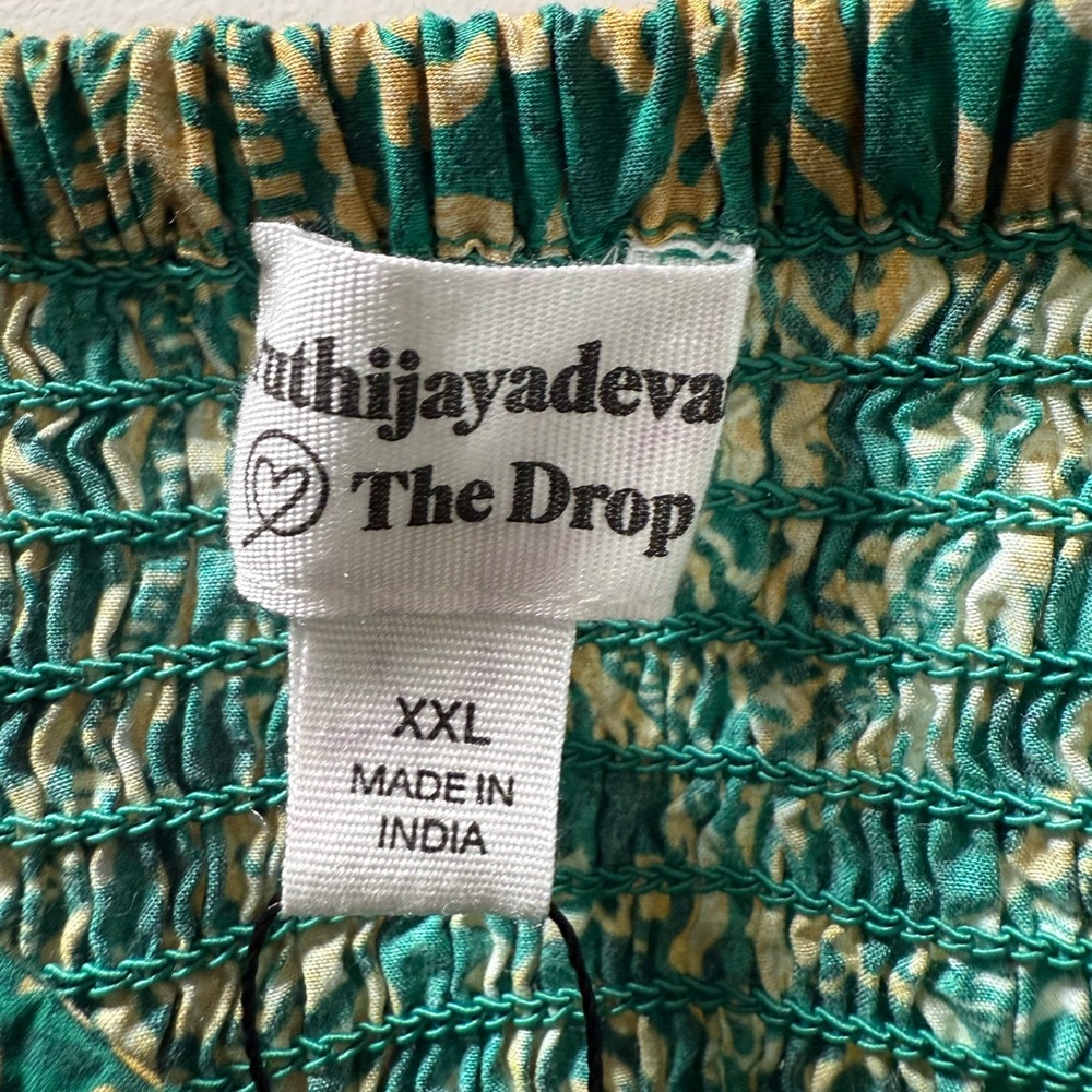 Fitted Green and Gold Wrap Blouse - Picture 7 of 9